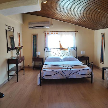 Evas Guesthouse Agioi Theodoroi Eksteriør bilde