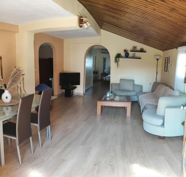 Evas Guesthouse Agioi Theodoroi Eksteriør bilde